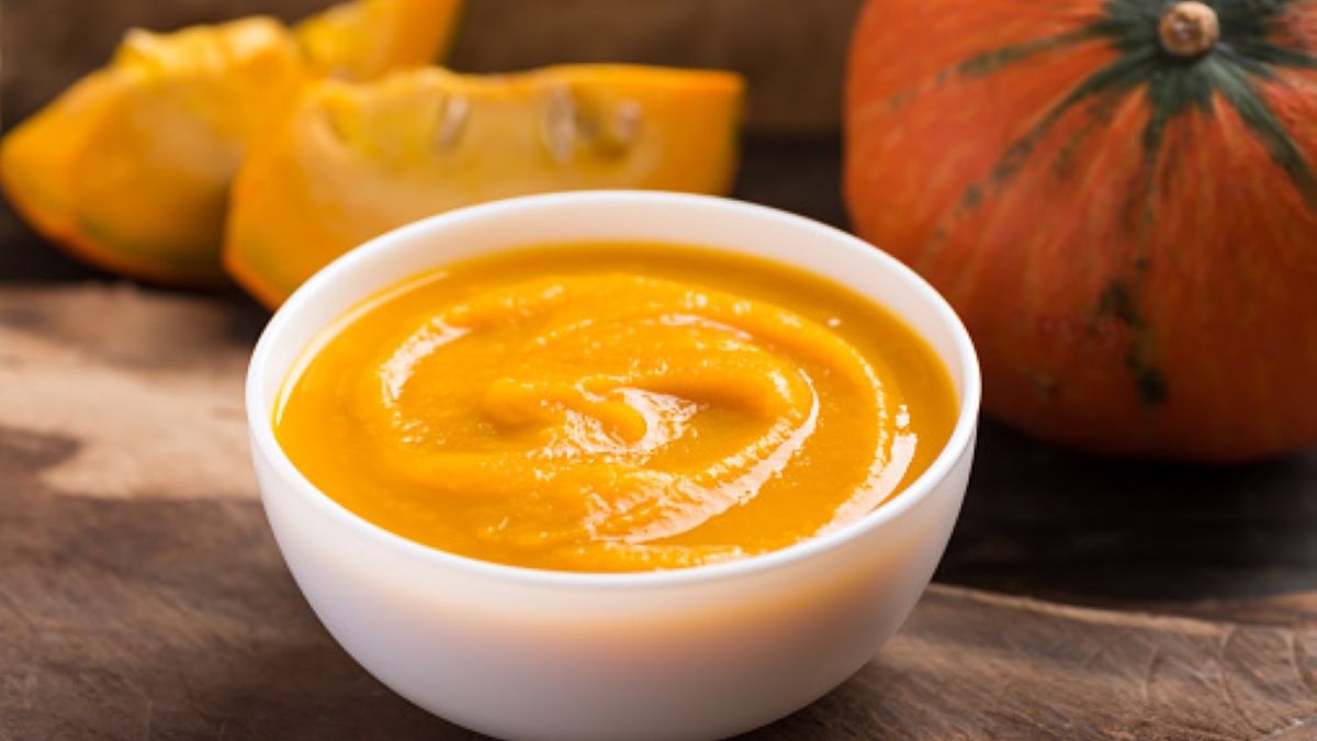 Zupa dyniowo-morelowa to pyszna alternatywa dla tradycyjnego obiadu 