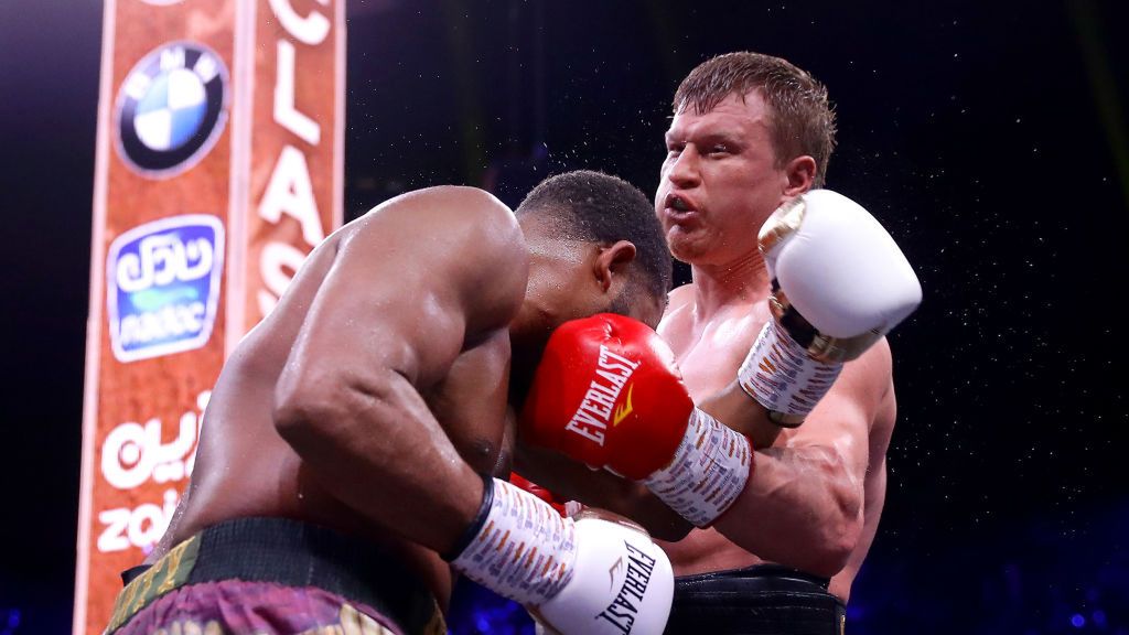 Getty Images / Richard Heathcote / Na zdjęciu od lewej: Michael Hunter i Aleksander Powietkin