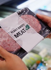 Polish meat producers protest against plant-based sausages