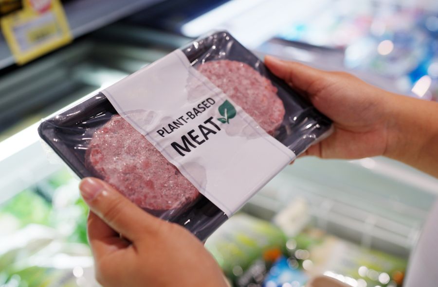 Polish meat producers protest against plant-based sausages