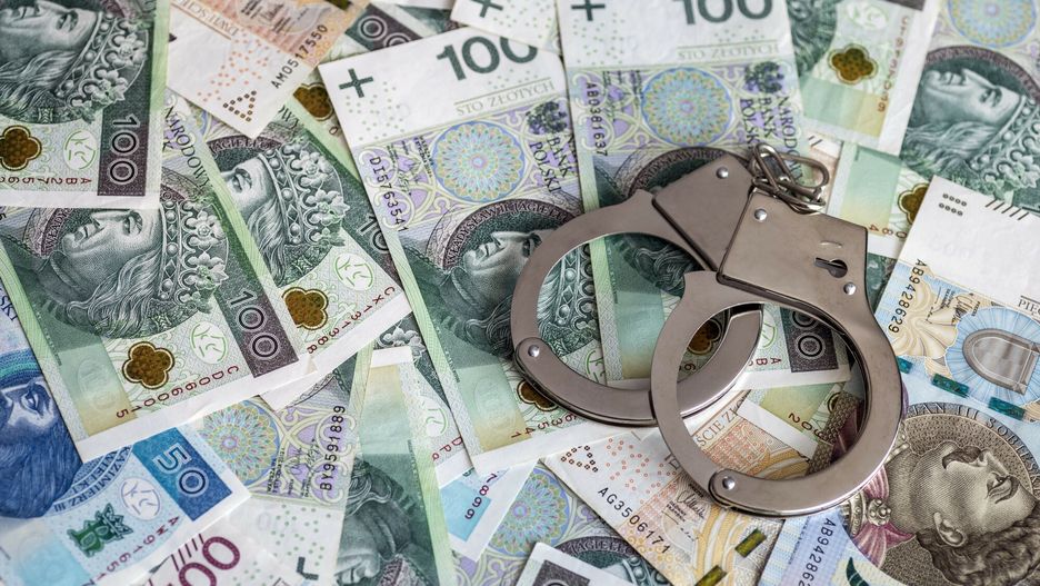 Kobieta szybko odjechała spod sklepu, gdy jej partner został złapany na kradzieży. Działali razem od pół roku