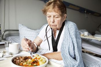 Pacjent nie tylko chory, ale i głodny? Zmiany w finansowaniu posiłków w szpitalach