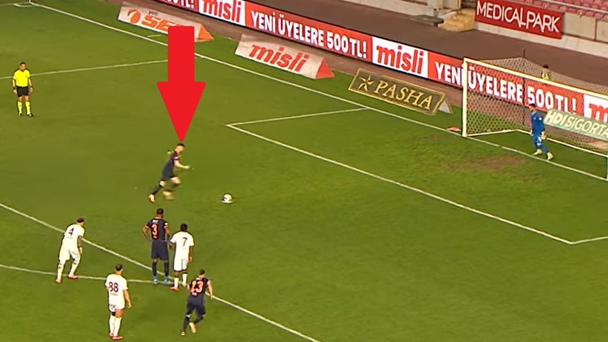 YouTube / beIN SPORTS / Krzysztof Piątek zmarnował rzut karny