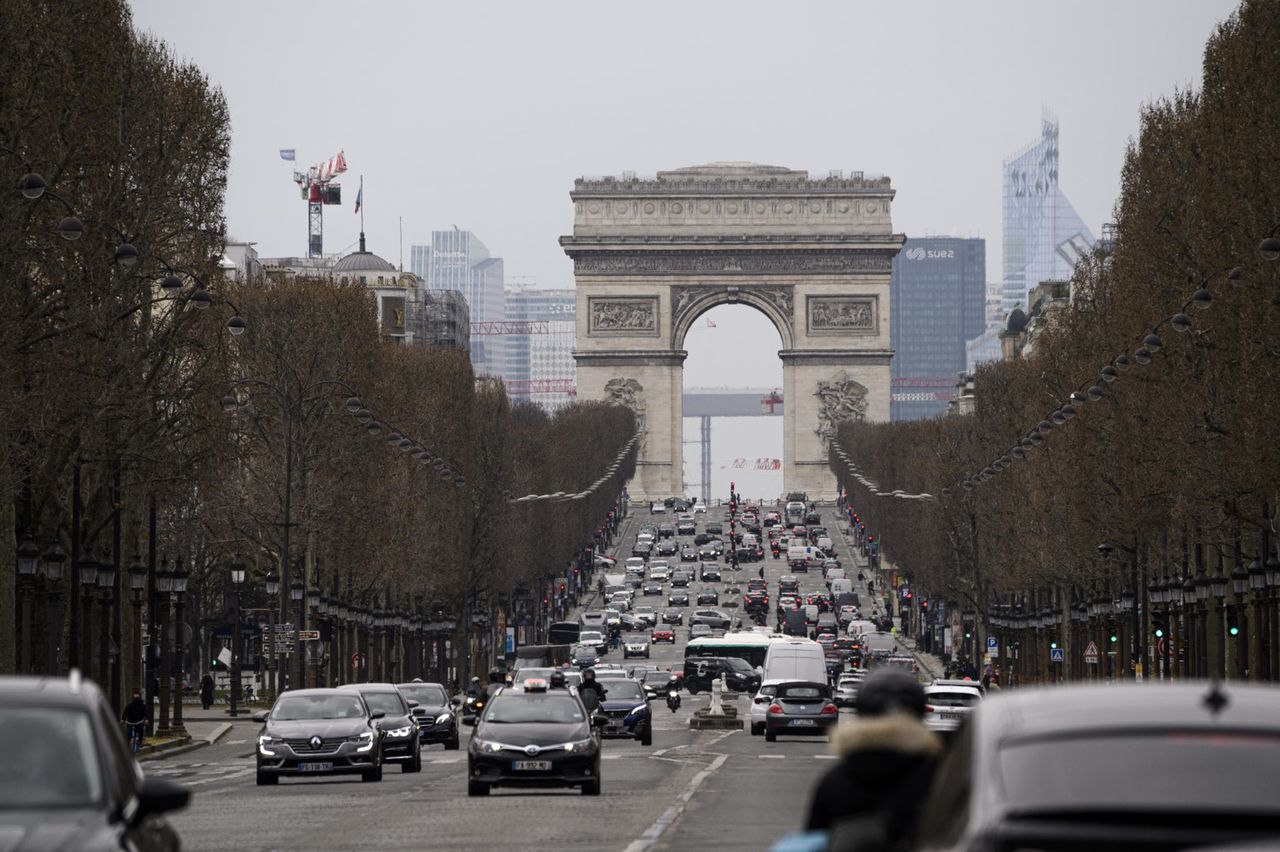 Paryż nie jest pierwszym europejskim miastem z ograniczeniem do 30 km/h.