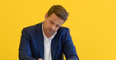 "Samba Rafała Trzaskowskiego". Politycy PiS policzyli co do złotówki wyjazd do Brazylii