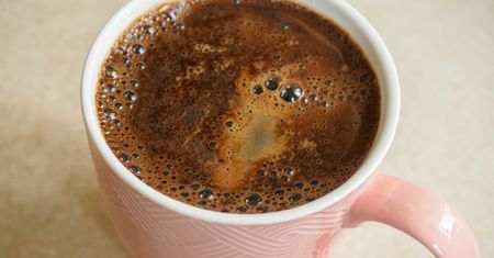 Dodajesz do kawy? Naukowcy alarmują o wpływie na mózg