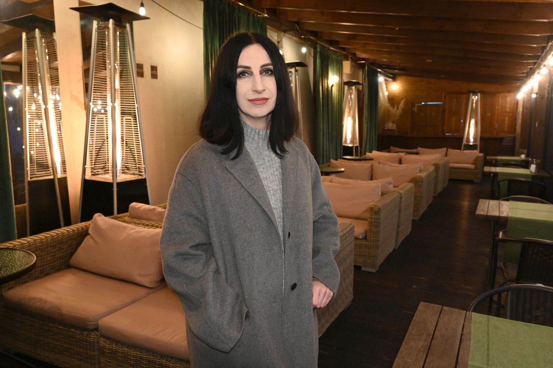 - Grzejemy piecami ogniowymi, w związku z czym jest bardzo przyjemnie - mówi Ewa Urbańska z restauracji w Pałacyku Zielińskiego w Kielcach.