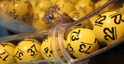 Jak wygrać w lotto? Co roku losy kupują miliony osób