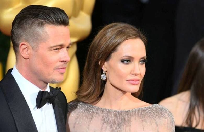 Angelina Jolie, Brad Pitt
                                                          
Fotografia: screen z www.celebritybug.net