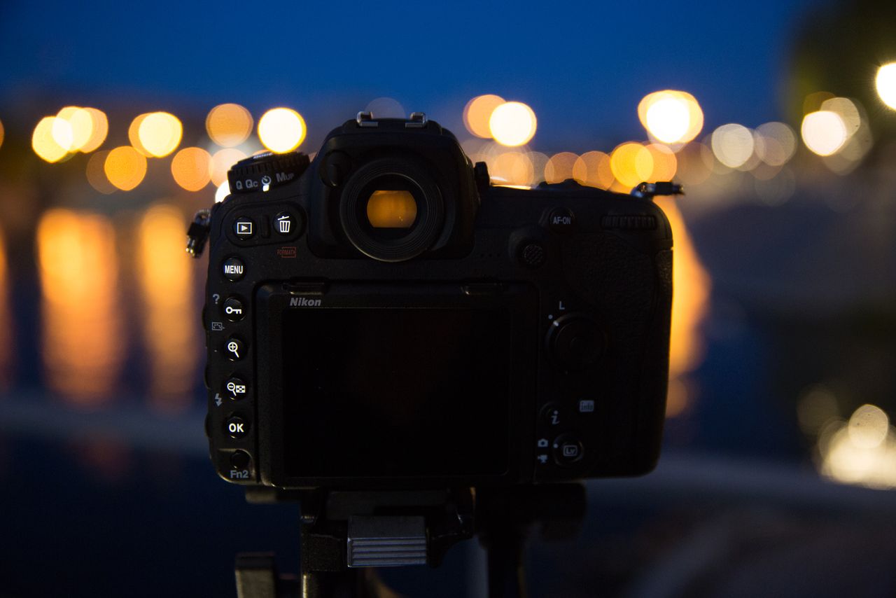 Nikon D500 z podświetleniem przycisków