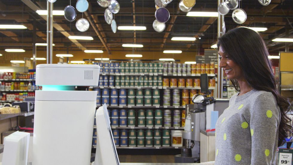 Witajcie w przyszłości. Pierwsze roboty pomagają klientom w robieniu zakupów 1