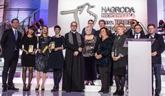 Małgorzata Kozera, Alexandra Richie i Kalina Błażejowska z Nagrodami Newsweeka im. Teresy Torańskiej