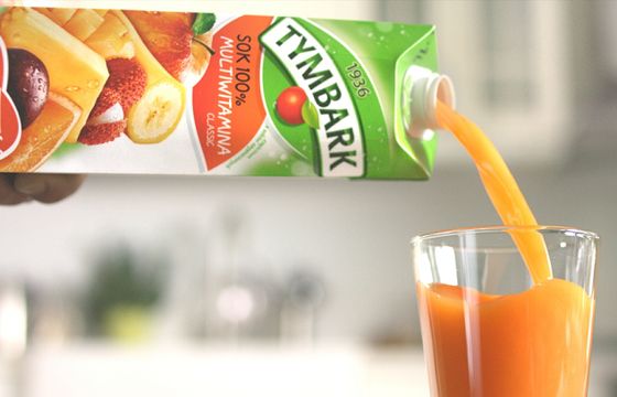 Zimowa zabawa rodziców i dzieci reklamuje Tymbark Multiwitaminę (wideo)