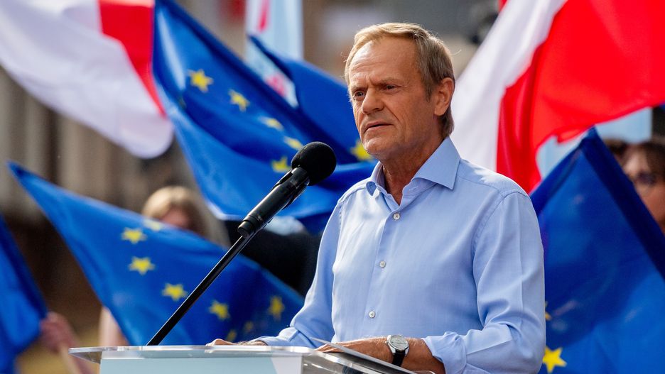 GDANSK, POLAND - 2021/07/19: Donald Tusk seen speaking during a political rally at the Long Market in Gdansk.After a long absence from Polish politics, Tusk returned as a leader to the Civic Platform party. Donald Tusk task will be to unite the opposition and fight the Law and Justice (Prawo i Sprawiedliwosc) party during the parliamentary elections in 2023. (Photo by Mateusz Slodkowski/SOPA Images/LightRocket via Getty Images)