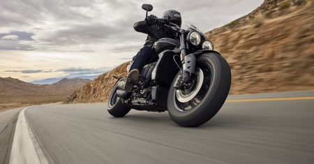 Triumph Rocket 3 zyskuje mocy i nazywa się teraz Storm