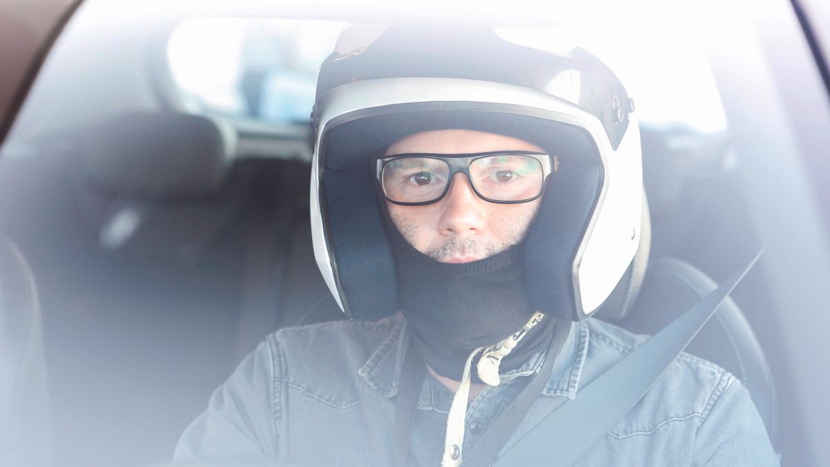 Za kierownicą Hyundaia i30 N podczas pierwszych testów i mojej drugiej anginy.