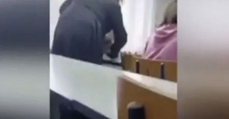 Ksiądz przyciskał ucznia do ławki i wykręcał mu ręce. Zapadł wyrok