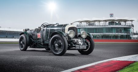 Bentley zbuduje 12 sztuk auta sprzed wojny. Rynek podzielony: pielęgnacja historii czy podróbki?