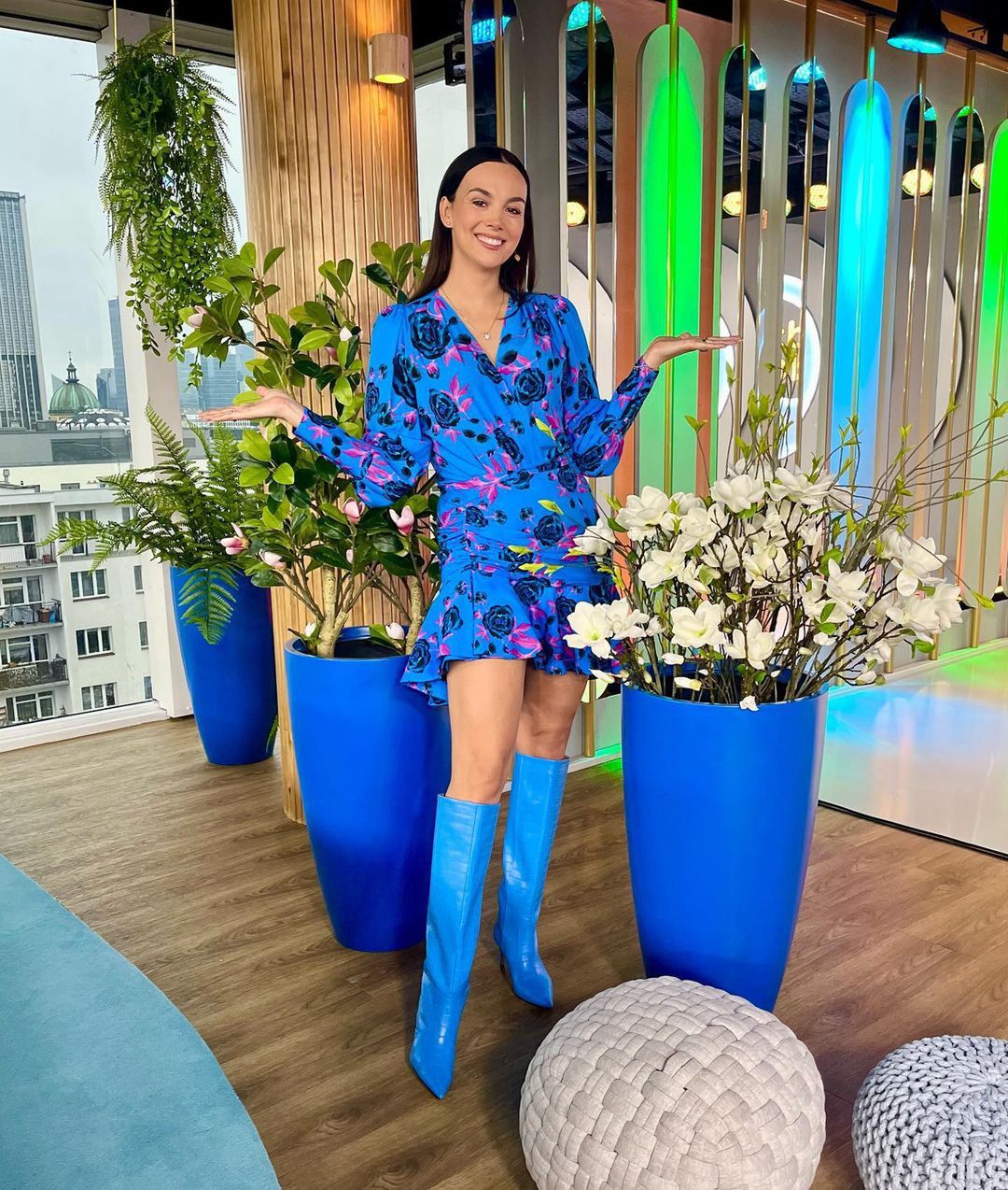 Paulina Krupińska w niebieskim looku 