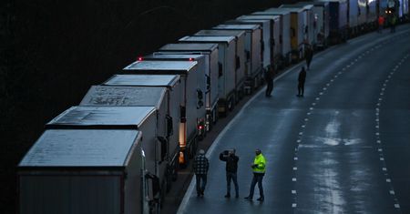 Wielka Brytania znów boi się pustych półek. "Ciągle się słyszy, że karp gdzieś nie dotarł"