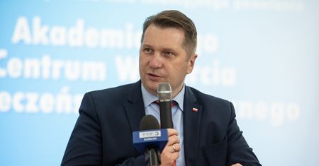 Przemysław Czarnek mówi o odcięciu człowieka. "Dramat"