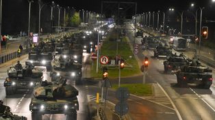 Warszawa: Głośne nocne próby przed wielką wojskową defiladą. Mieszkańcy skarżą się na hałas. MON odpowiada