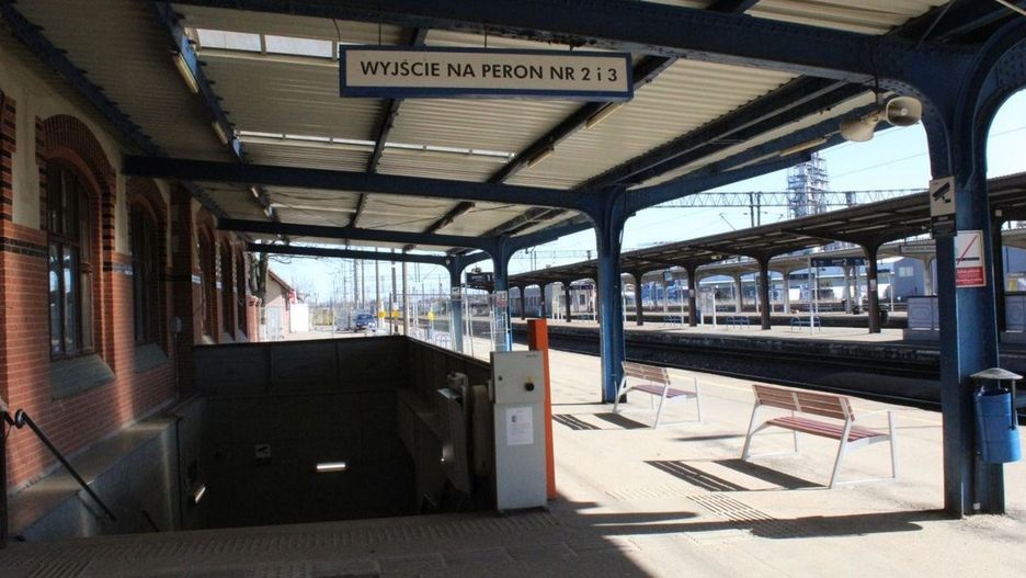 remont peronu Szczecinek dworzec PKP