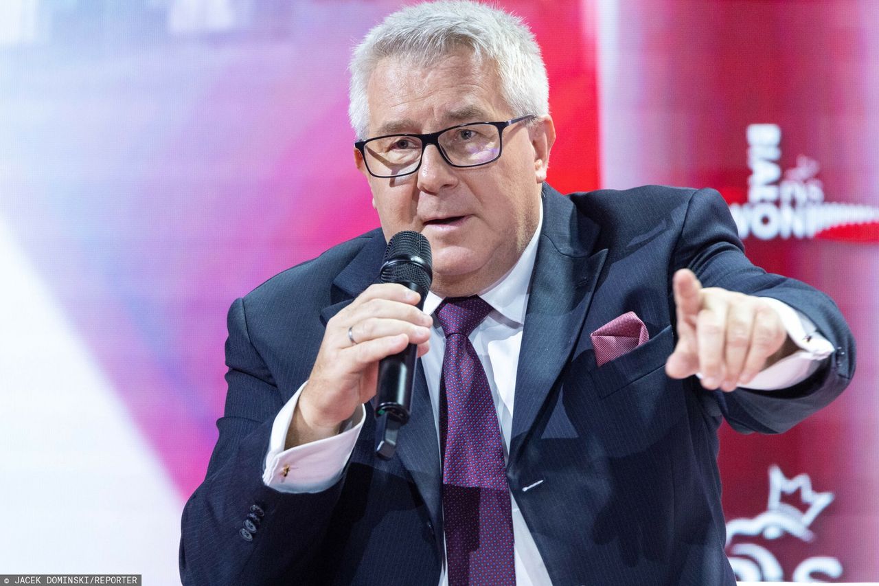 Czarnecki znowu opuszcza Polskę. Wiadomo, gdzie jedzie