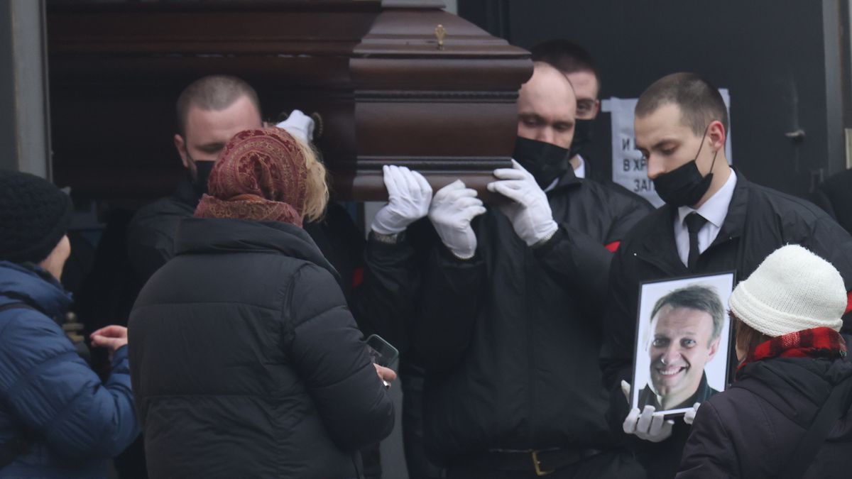Funeral Of Russian Opposition Leader Alexei Navalny
MOSCOW, RUSSIA - MARCH 1:  (RUSSIA OUT) Funeral service workers carry the coffin of Russian opposition leader Alexei Navalny during his funeral, outside of an Orthodox temple, March 1, 2024 in Moscow, Russia. Thousands people gathered at the funeral of Vladimir Putin's critic and Russian opposition leader Alexei Navalny, who died in penal colony last month. (Photo by Contributor/Getty Images)
Contributor
bestof, topix