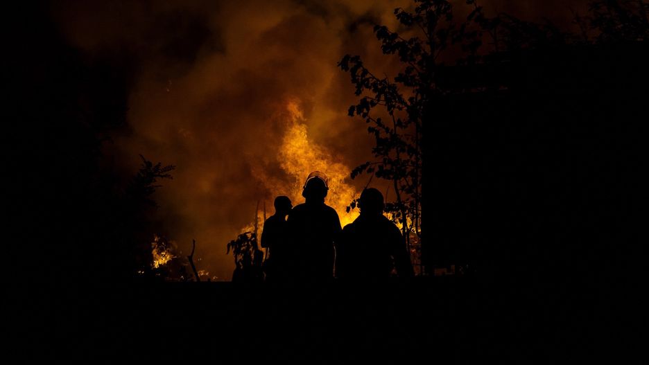 Pożar ogień ugaszanie gaszenie dym strażacy
