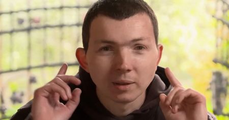 W sieci wrze po zachowaniu fryzjerki. Jaruś z "Chłopaków" zmienił fryzurę