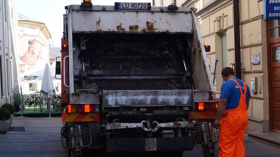 śmieciarka śmieci wywóz odpady
