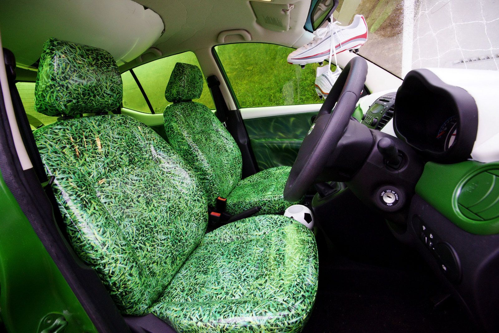 Hyundai i10 Football Cars