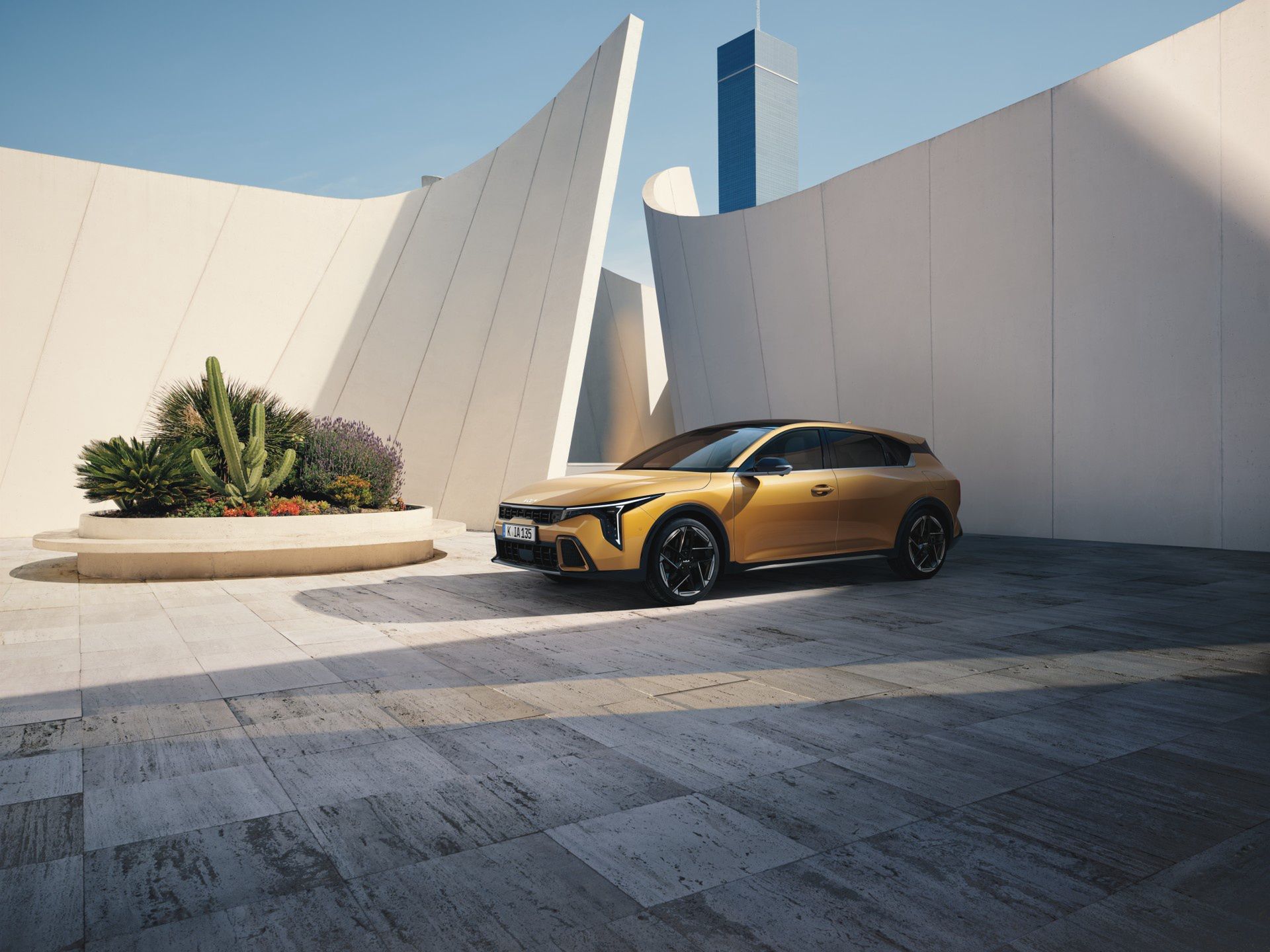 Kia K4