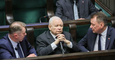 Kaczyński zmienia zdanie ws. reformy PIP, wydał polecenie posłom PiS. Kulisy głosowania