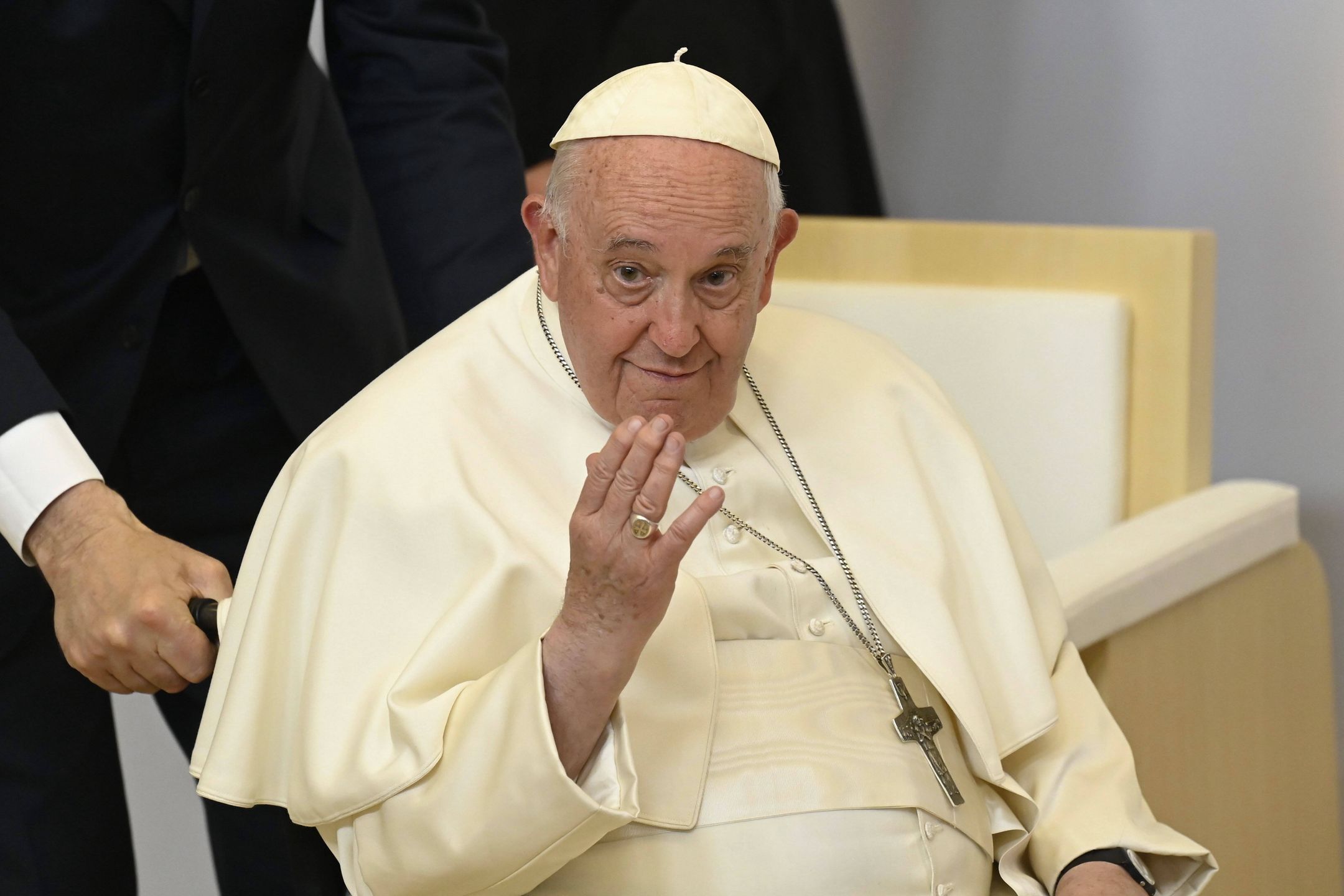 Apostolic Journey of Pope Francis to Hungary
epa10600423 Pope Francis visits at the Faculty of Information Technology and Bionics of the Pazmany Peter Catholic University in Budapest, Hungary, 30 April 2023. Pope Francis is on an Apostolic Journey to Hungary from 28 to 30 April 2023.  EPA/TAMAS KOVACS HUNGARY OUT 
Dostawca: PAP/EPA.
TAMAS KOVACS