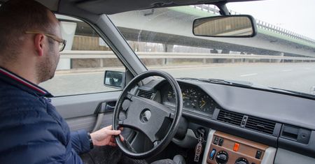 Wspomaganie kierownicy - jak zbudowany jest układ hydrauliczny i jak działa?