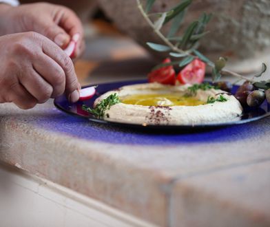 Humus i curry zdrożeją. Wojna w Ukrainie ograniczyła zbiory ciecierzycy