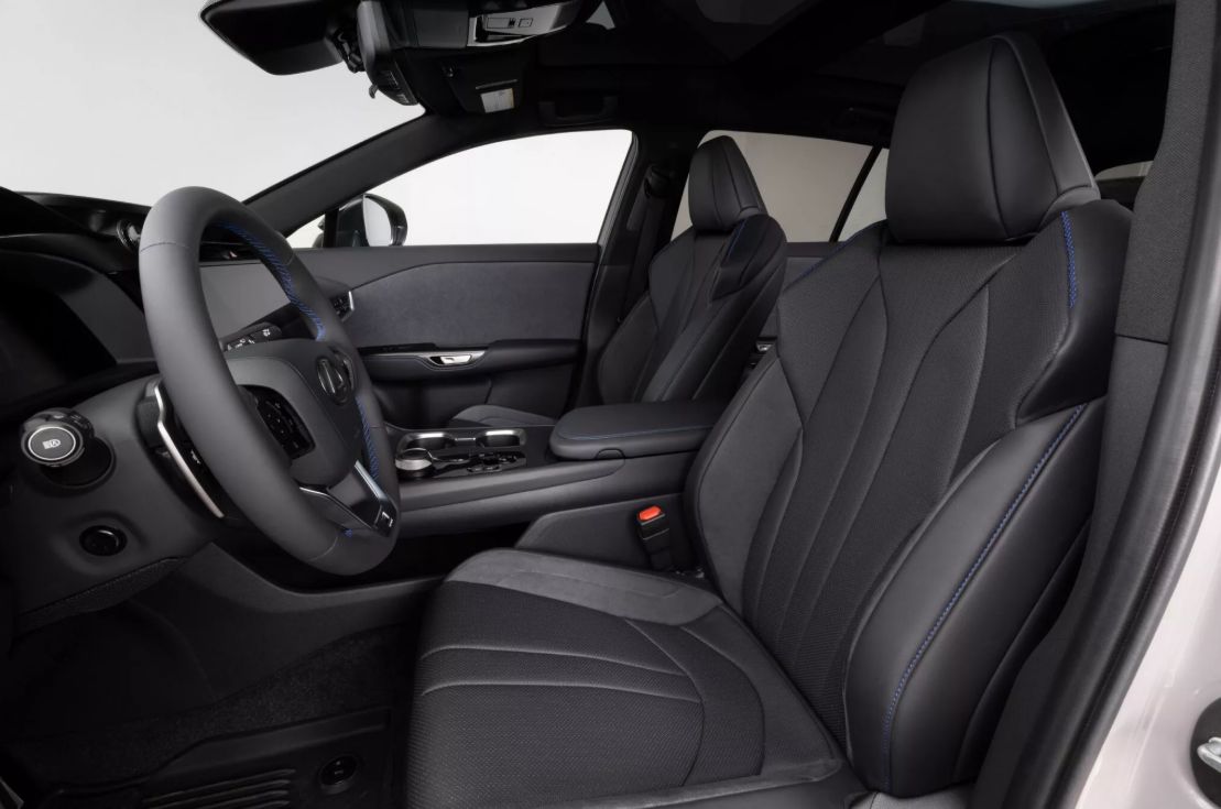 Nowy Lexus RZ