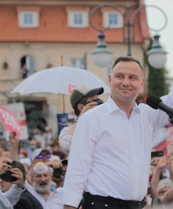Afera mailowa. Zadziwiający wątek o Andrzeju Dudzie, COVID-19 i relikwiach św. Jadwigi Śląskiej