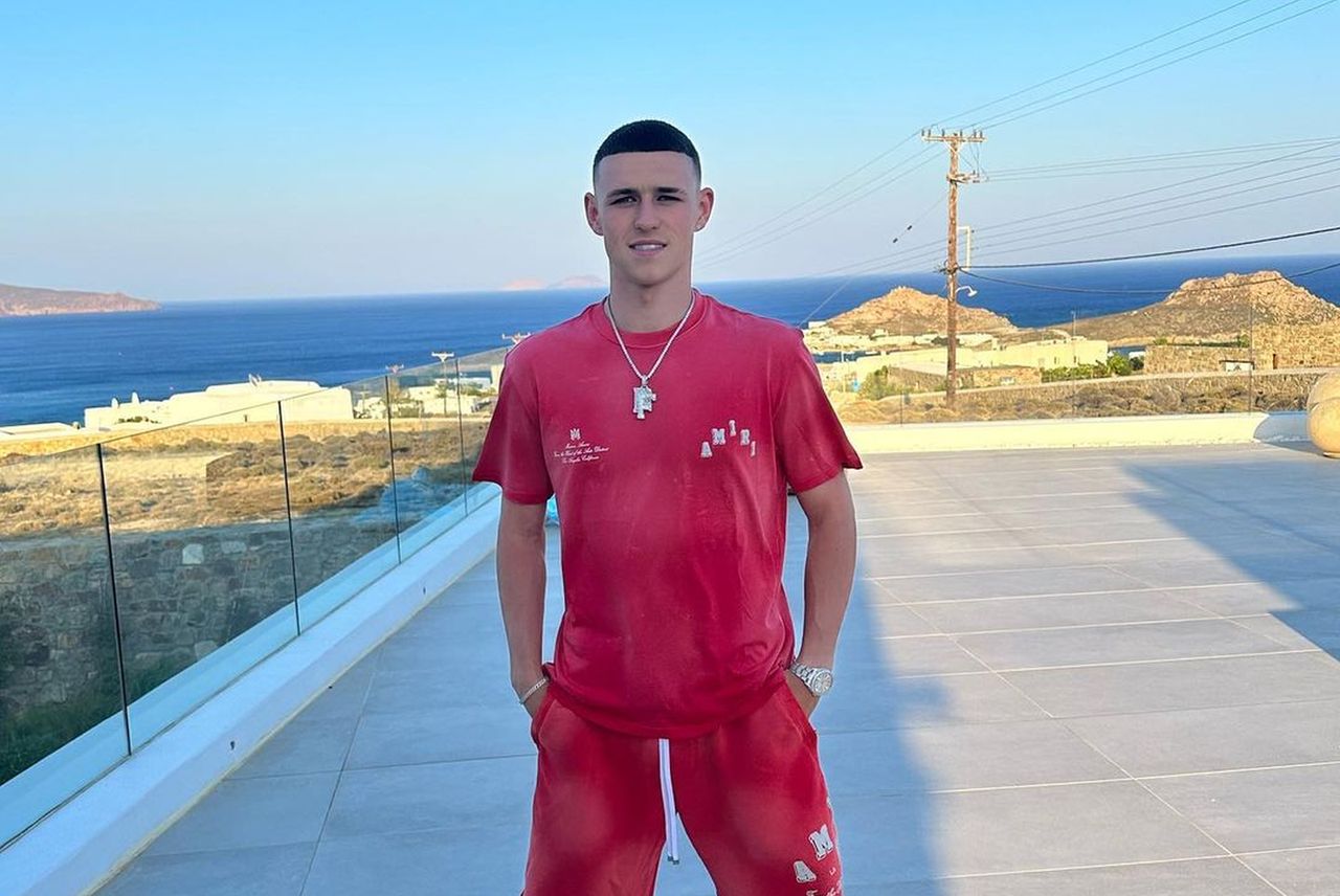 In the picture Phil Foden.