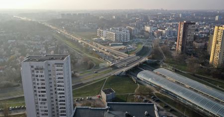 Warszawa. Po kolizji ciężarówek korek na S8