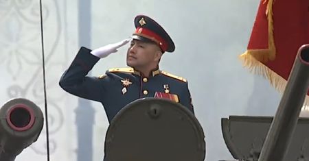 Kat namierzony. Zauważyli go na uroczystościach