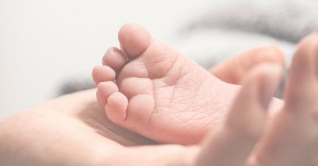Przyniosła martwe dziecko do szpitala. Wstrząsające szczegóły