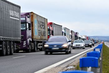 Polska nieugięta ws. embarga dla Ukrainy. Rzecznik KE zabiera głos