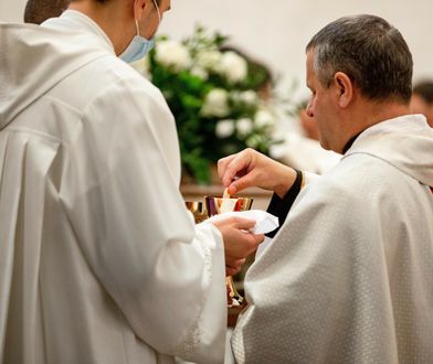 Jesteś rozwiedziony i żyjesz w związku? Nowe stanowisko Watykanu