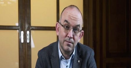 Szybko zaczął, szybko skończył. Minister wyleciał z hukiem