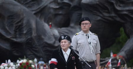 Marszałek tylko kiwała głową. Bohaterka powstania uderzyła w rząd PiS