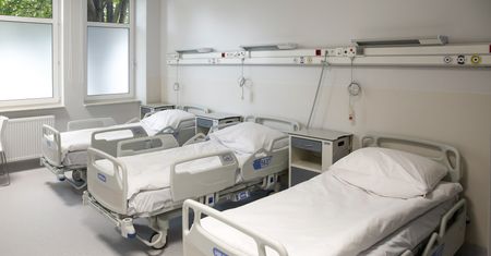 Klauzula sumienia do zaostrzenia? Trwają prace w Sejmie, opozycja bije na alarm
