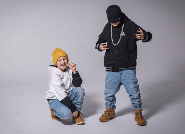 Szymon Łąk i Bartek Skoczylas (fot. Fundacja “Na Ratunek Dzieciom z Chorobą Nowotworową”)